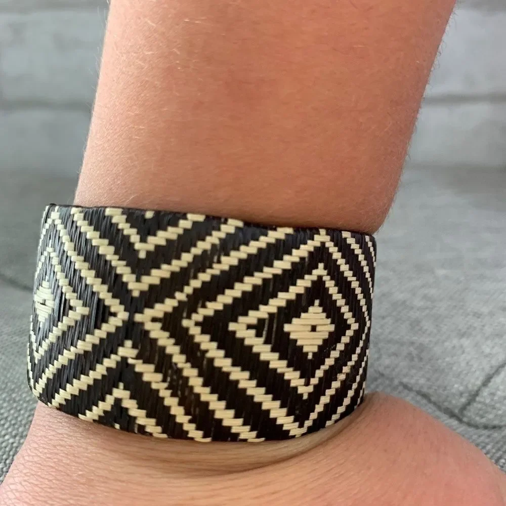 ‎Black/cream/gold Aztec print cuff bracelet